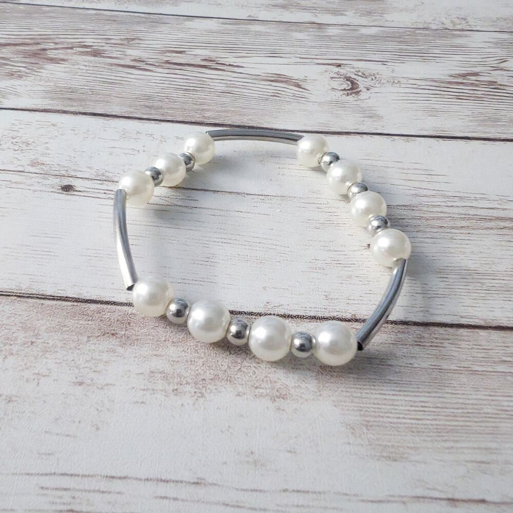 Silver Tone & Faux Pearl Stretch Bracelet